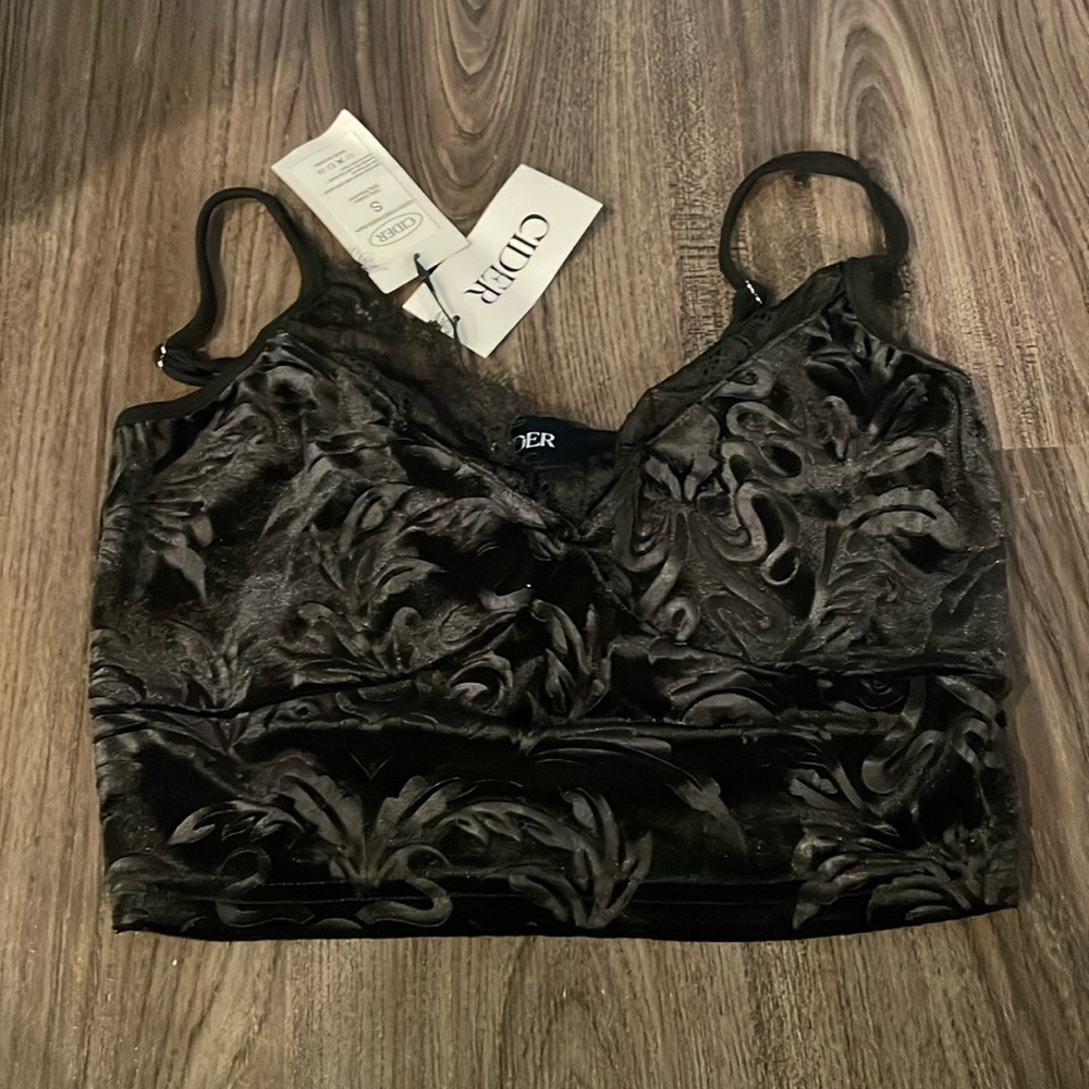 New Cider Black Velvet top size Small